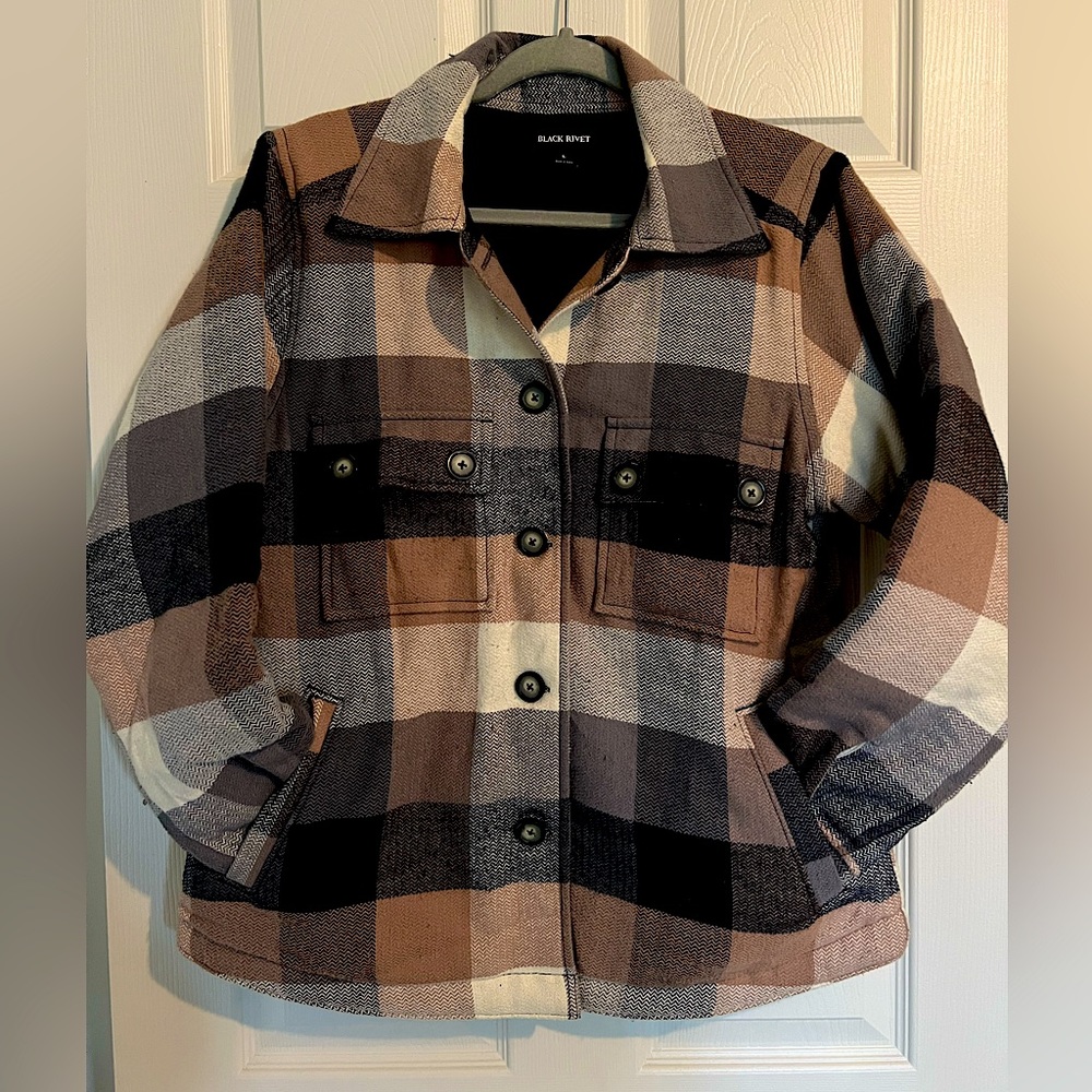 Women’s Trendy flannel shacket Size L